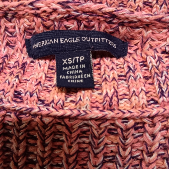 American Eagle Outfitters - Picture 2 of 3